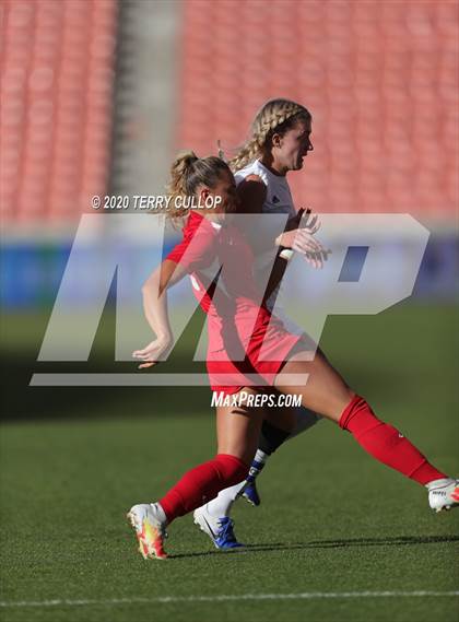 Thumbnail 2 in Fremont vs. American Fork (UHSAA 6A Semifinal) photogallery.