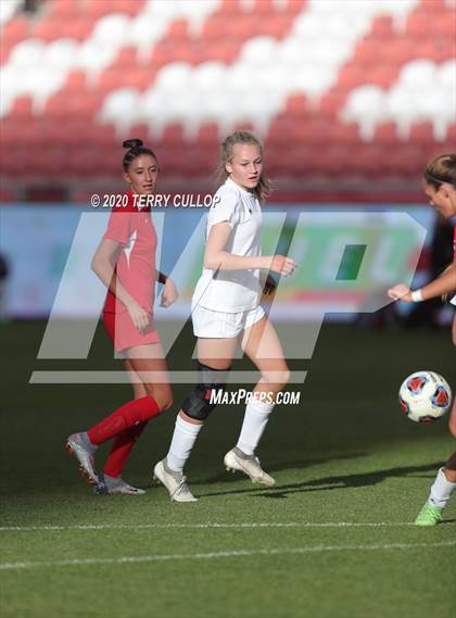 Thumbnail 3 in Fremont vs. American Fork (UHSAA 6A Semifinal) photogallery.
