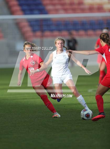 Thumbnail 2 in Fremont vs. American Fork (UHSAA 6A Semifinal) photogallery.
