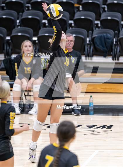 Thumbnail 3 in Highland vs Quitman (Salem Volleyball Tournament) photogallery.