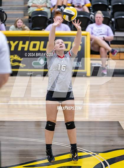 Thumbnail 3 in Highland vs Quitman (Salem Volleyball Tournament) photogallery.
