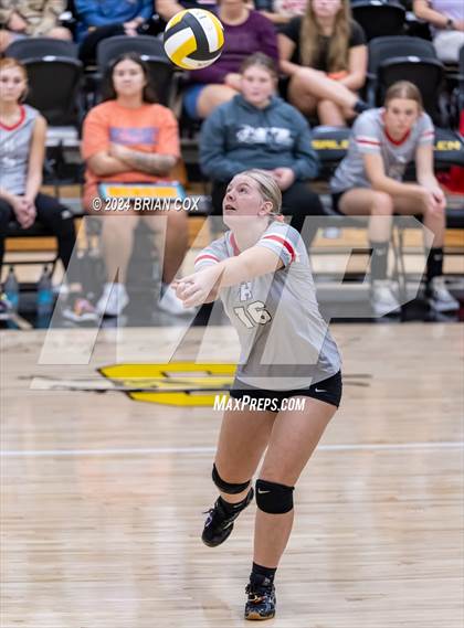 Thumbnail 1 in Highland vs Quitman (Salem Volleyball Tournament) photogallery.