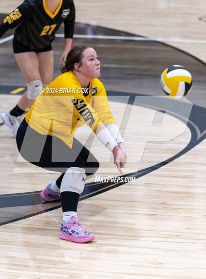 Thumbnail 2 in Highland vs Quitman (Salem Volleyball Tournament) photogallery.