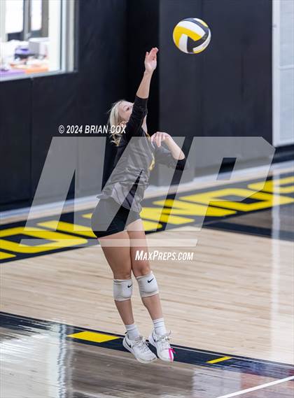 Thumbnail 3 in Highland vs Quitman (Salem Volleyball Tournament) photogallery.