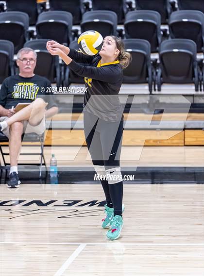 Thumbnail 3 in Highland vs Quitman (Salem Volleyball Tournament) photogallery.