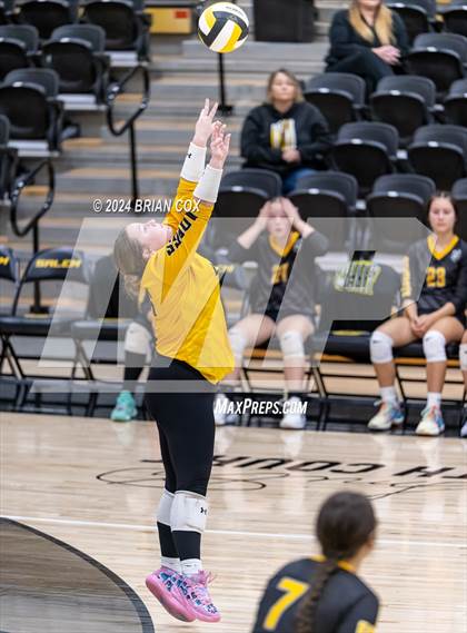 Thumbnail 1 in Highland vs Quitman (Salem Volleyball Tournament) photogallery.
