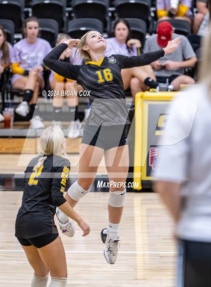 Thumbnail 1 in Highland vs Quitman (Salem Volleyball Tournament) photogallery.