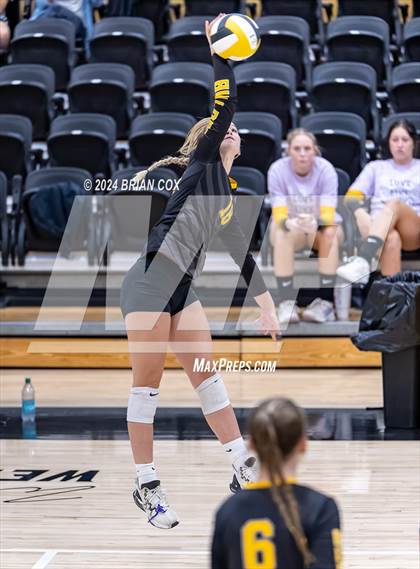 Thumbnail 2 in Highland vs Quitman (Salem Volleyball Tournament) photogallery.