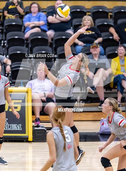 Thumbnail 3 in Highland vs Quitman (Salem Volleyball Tournament) photogallery.