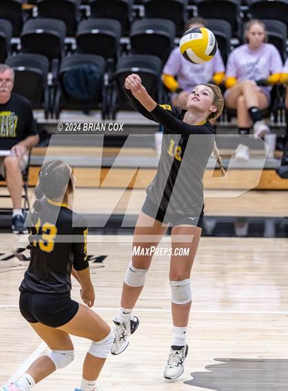 Thumbnail 1 in Highland vs Quitman (Salem Volleyball Tournament) photogallery.