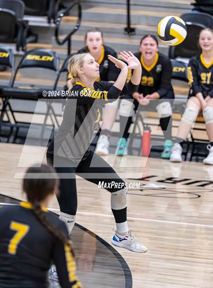 Thumbnail 2 in Highland vs Quitman (Salem Volleyball Tournament) photogallery.