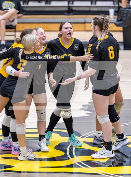 Thumbnail 2 in Highland vs Quitman (Salem Volleyball Tournament) photogallery.