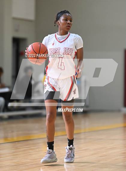 Thumbnail 1 in Mt. Carmel vs West Jefferson (Allstate Sugar Bowl National Prep Classic) photogallery.