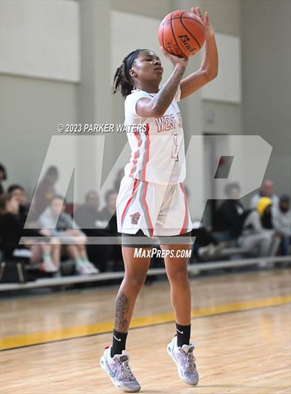 Thumbnail 1 in Mt. Carmel vs West Jefferson (Allstate Sugar Bowl National Prep Classic) photogallery.