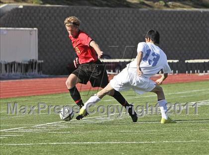 Thumbnail 2 in Pacific Ridge vs. Santa Fe Christian (CIF SDS D5 Final) photogallery.