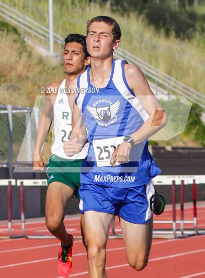 Thumbnail 1 in SacTown Races (Middle and Long Distances) photogallery.