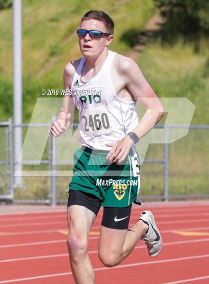 Thumbnail 1 in SacTown Races (Middle and Long Distances) photogallery.