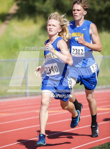Thumbnail 1 in SacTown Races (Middle and Long Distances) photogallery.