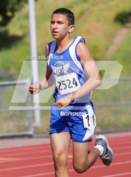 Thumbnail 1 in SacTown Races (Middle and Long Distances) photogallery.