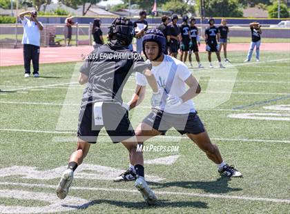 Thumbnail 2 in Arroyo vs Corona Del Mar (Brave 8 Invitational Tournament) photogallery.
