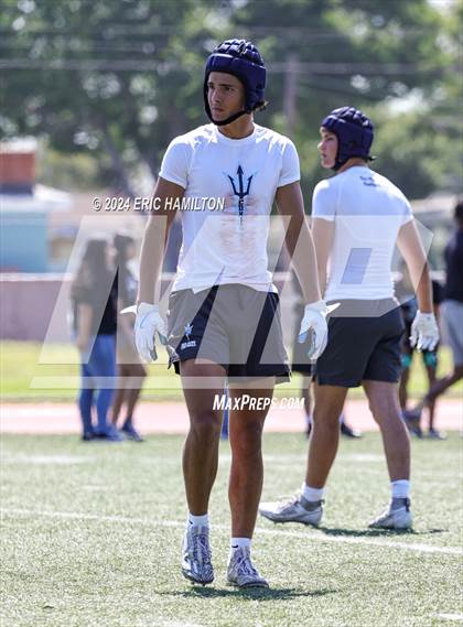 Thumbnail 2 in Arroyo vs Corona Del Mar (Brave 8 Invitational Tournament) photogallery.