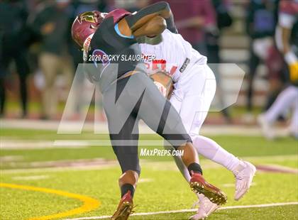 Thumbnail 1 in Fox @ De Smet Jesuit (MSHSAA Class 6 Semifinal) photogallery.