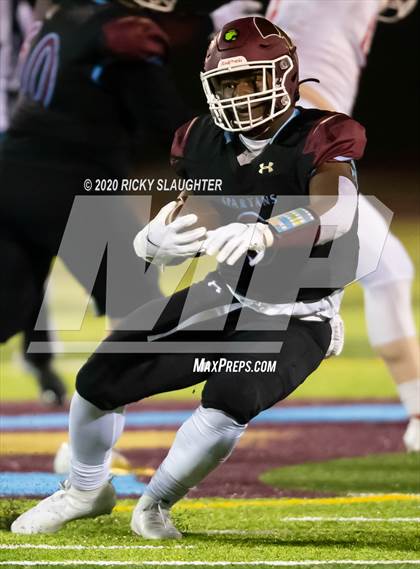 Thumbnail 1 in Fox @ De Smet Jesuit (MSHSAA Class 6 Semifinal) photogallery.