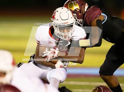 Thumbnail 2 in Fox @ De Smet Jesuit (MSHSAA Class 6 Semifinal) photogallery.