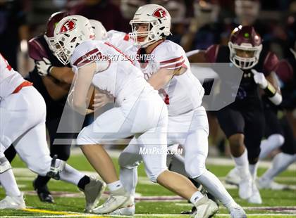 Thumbnail 1 in Fox @ De Smet Jesuit (MSHSAA Class 6 Semifinal) photogallery.