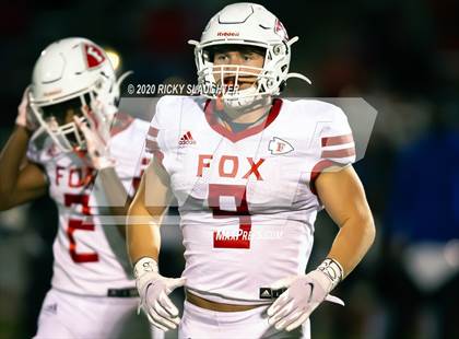 Thumbnail 3 in Fox @ De Smet Jesuit (MSHSAA Class 6 Semifinal) photogallery.