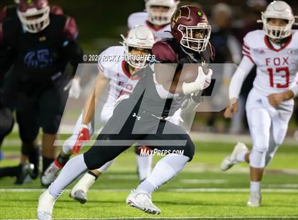 Thumbnail 1 in Fox @ De Smet Jesuit (MSHSAA Class 6 Semifinal) photogallery.