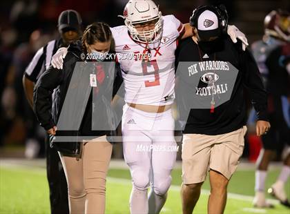 Thumbnail 3 in Fox @ De Smet Jesuit (MSHSAA Class 6 Semifinal) photogallery.