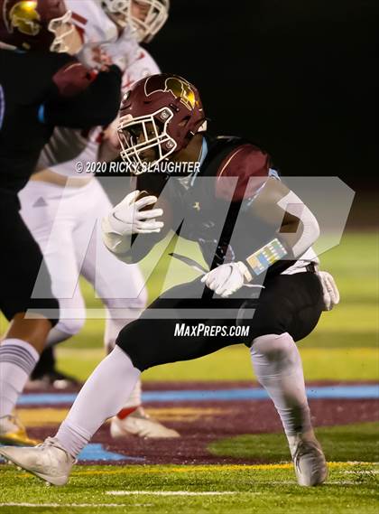 Thumbnail 3 in Fox @ De Smet Jesuit (MSHSAA Class 6 Semifinal) photogallery.
