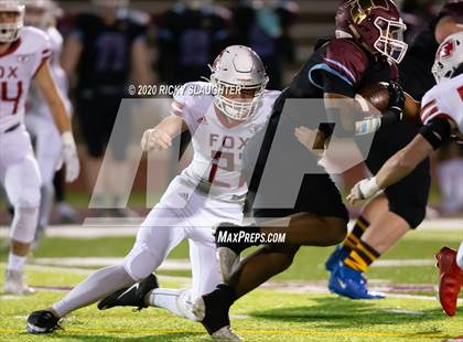 Thumbnail 3 in Fox @ De Smet Jesuit (MSHSAA Class 6 Semifinal) photogallery.