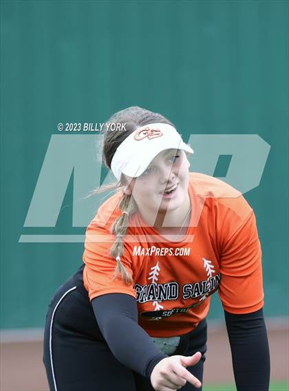 Thumbnail 1 in Grand Saline vs Van photogallery.