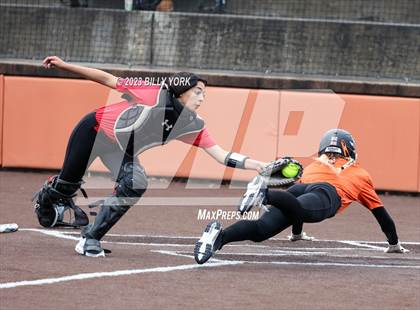 Thumbnail 1 in Grand Saline vs Van photogallery.