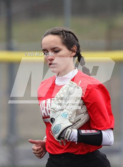 Thumbnail 1 in Grand Saline vs Van photogallery.