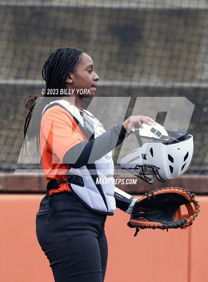 Thumbnail 3 in Grand Saline vs Van photogallery.