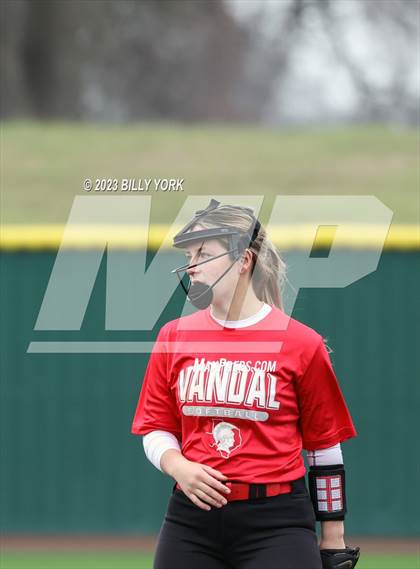 Thumbnail 2 in Grand Saline vs Van photogallery.