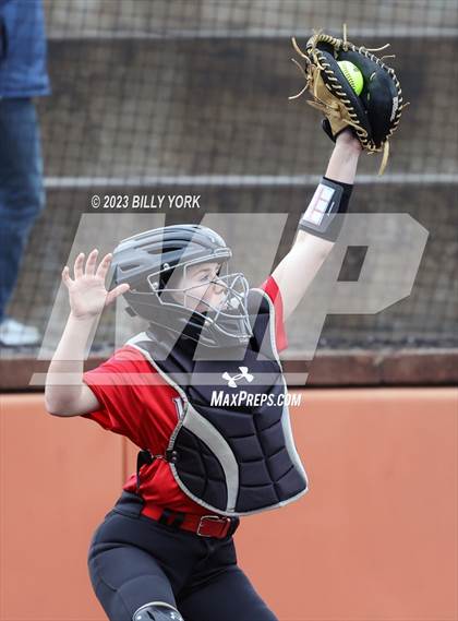 Thumbnail 1 in Grand Saline vs Van photogallery.