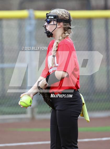 Thumbnail 3 in Grand Saline vs Van photogallery.