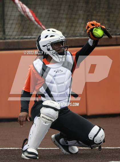 Thumbnail 1 in Grand Saline vs Van photogallery.