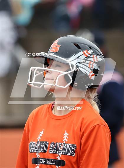 Thumbnail 2 in Grand Saline vs Van photogallery.