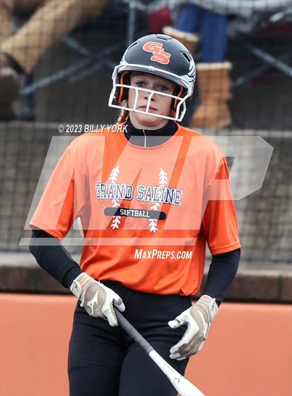 Thumbnail 3 in Grand Saline vs Van photogallery.