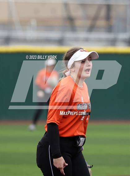 Thumbnail 2 in Grand Saline vs Van photogallery.