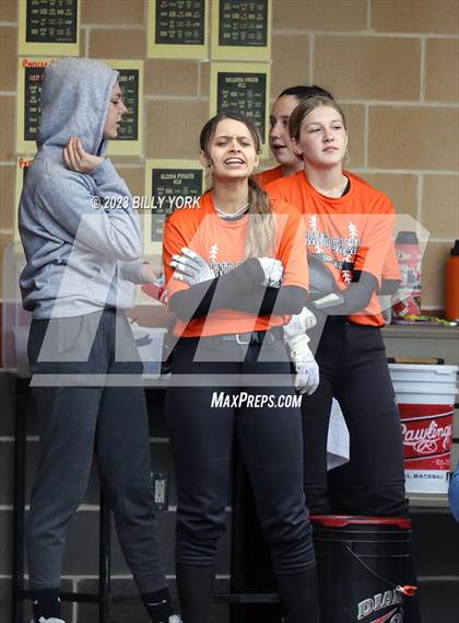 Thumbnail 2 in Grand Saline vs Van photogallery.