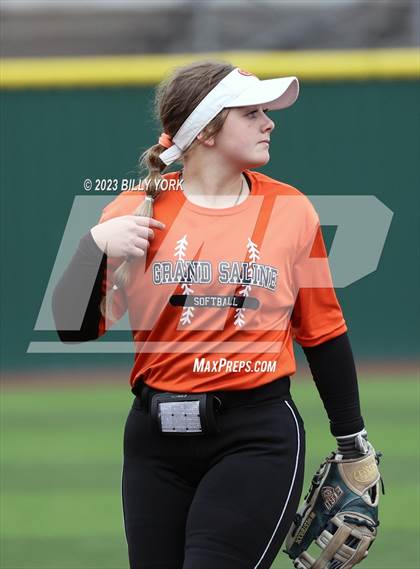 Thumbnail 1 in Grand Saline vs Van photogallery.