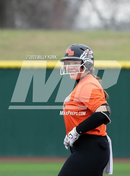 Thumbnail 2 in Grand Saline vs Van photogallery.