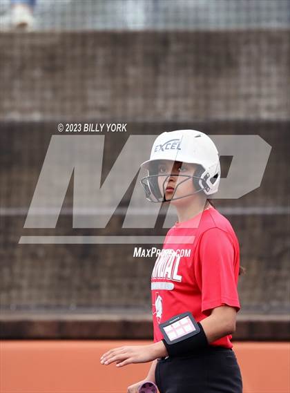 Thumbnail 1 in Grand Saline vs Van photogallery.