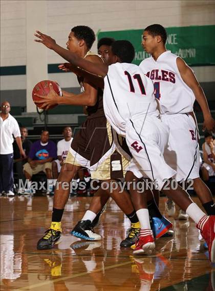 Thumbnail 2 in Serra vs. Marshall (Providence Cystic Fibrosis Benefit) photogallery.